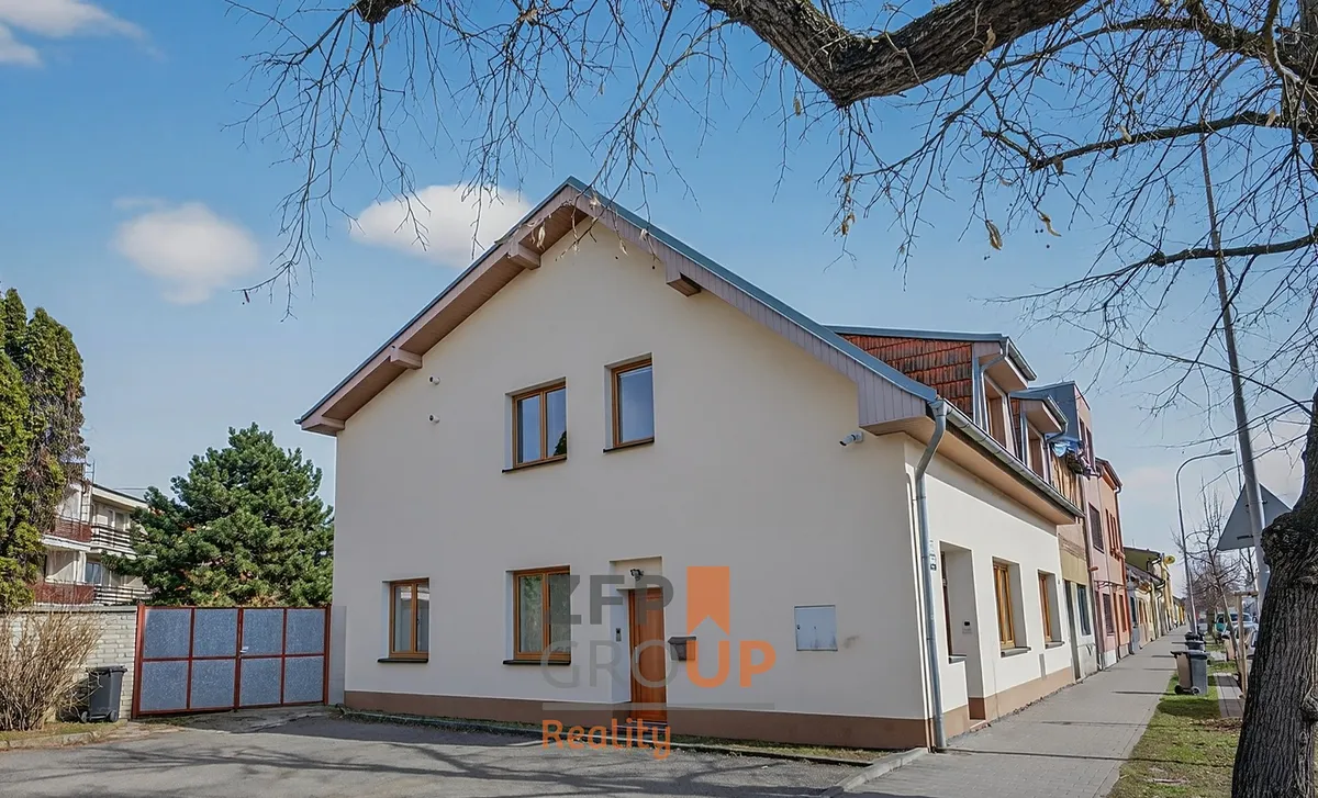 Prodej rodinného domu 202 m², pozemek 906 m²